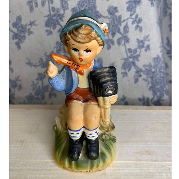 "Photo Play" Photographer Figurine Arnart 5th Ave - Picture 1 of 7
